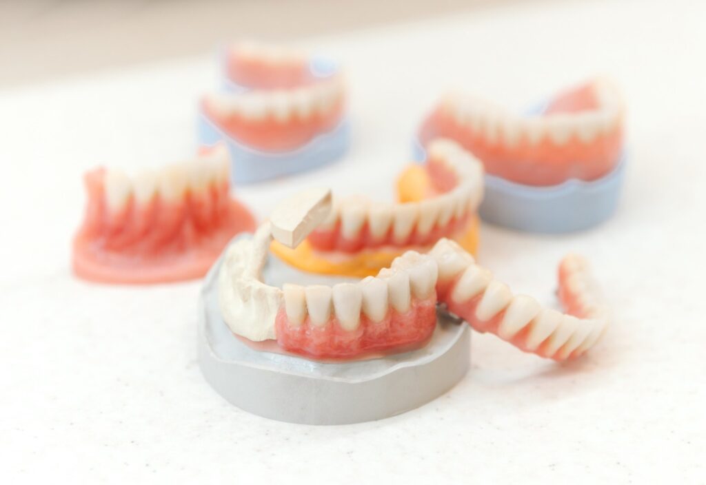 tipuri de proteze dentare